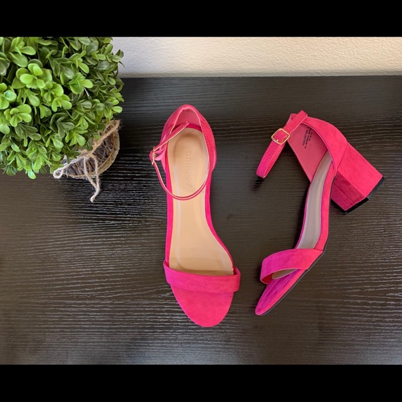 bamboo women's single band chunky heel sandal with ankle strap